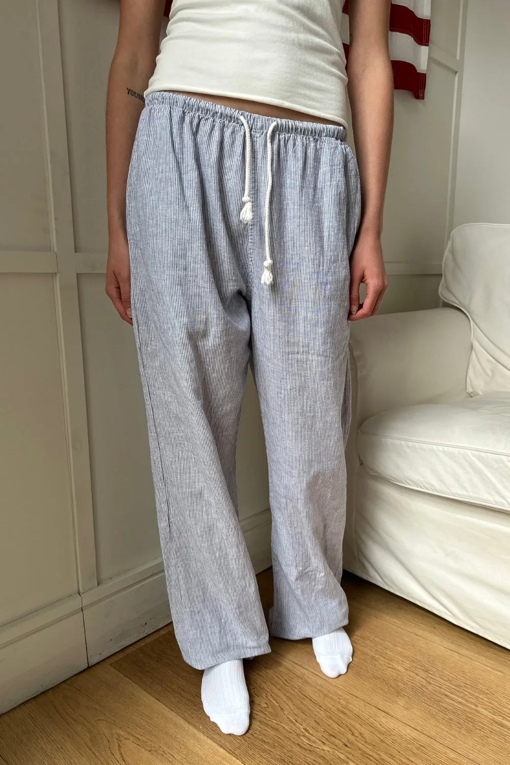 Anastasia Linen Pants - High quality linen pants with a trendy design. Perfect for any occasion.