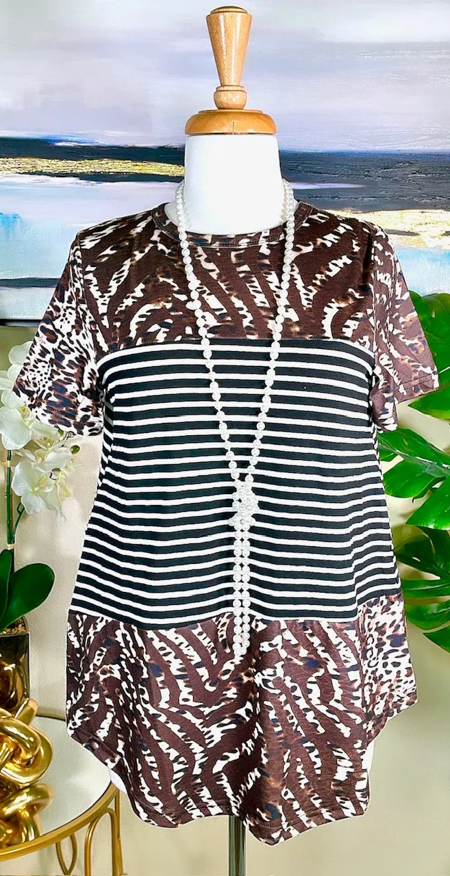 Brown striped top with black and white - Shop now!