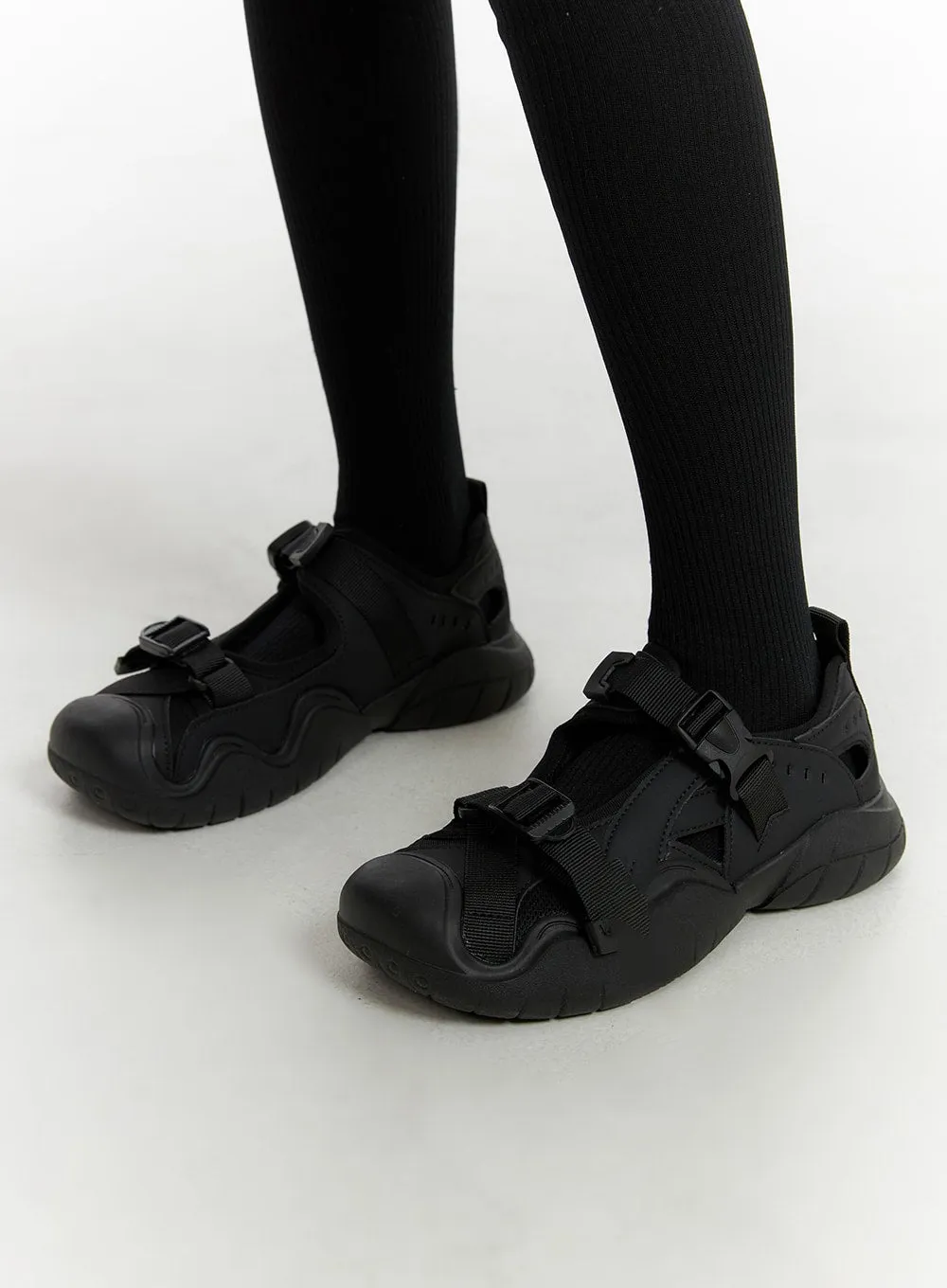 Buckle Mule CM412 Sneakers