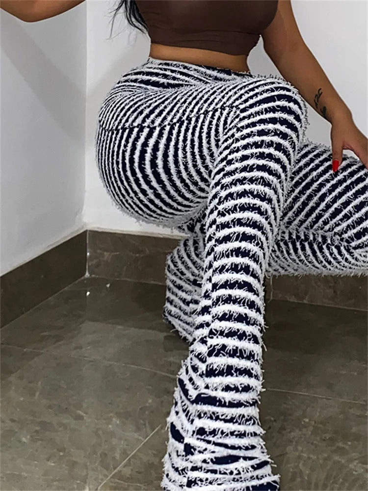 Causal sporty striped leggings with a slim fit and stretchy fabric