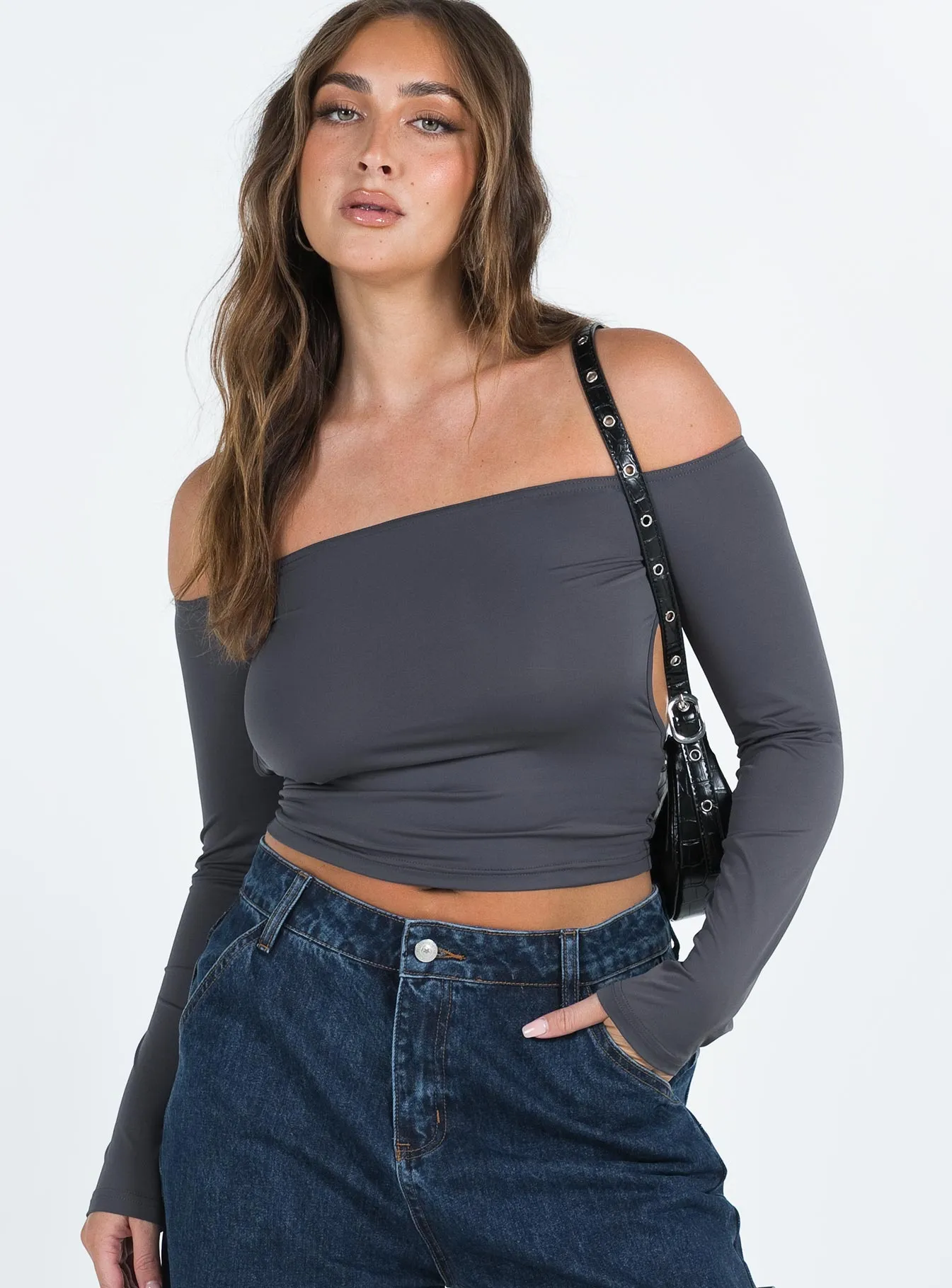 Cloney top slate, off the shoulder