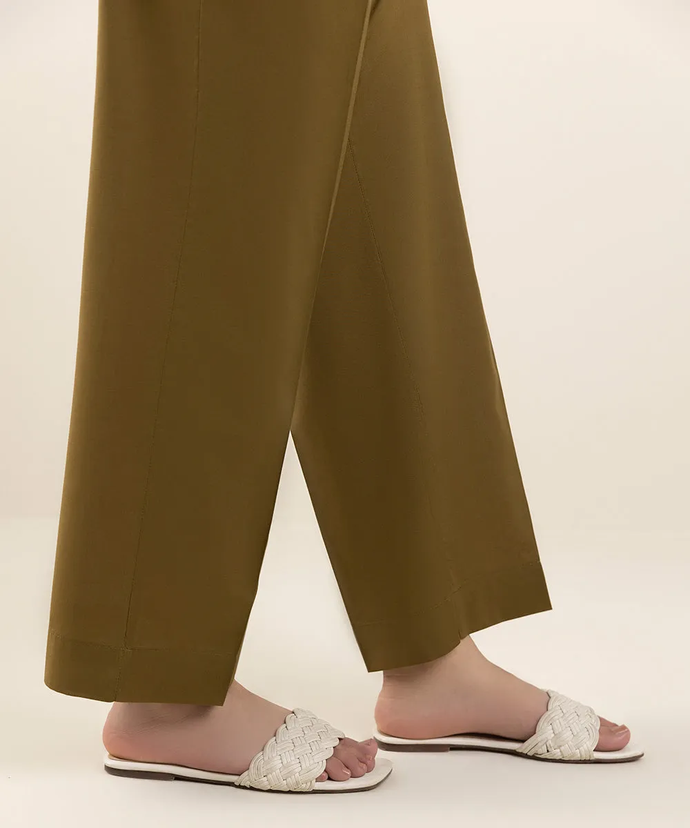 Lawn Straight Pants can be rewritten to be more Google SEO friendly as Straight Fit Lawn Pants.