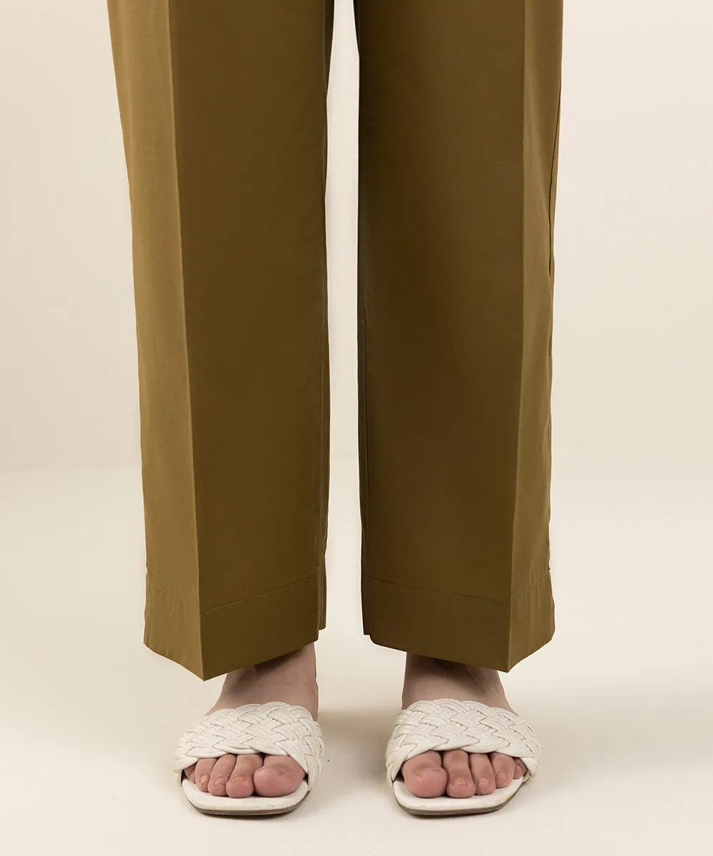 Lawn Straight Pants can be rewritten to be more Google SEO friendly as Straight Fit Lawn Pants.