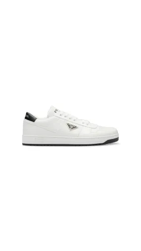 Logo sneakers white