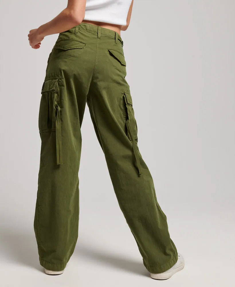 Low rise cargo pants, vintage style, soft moss green.