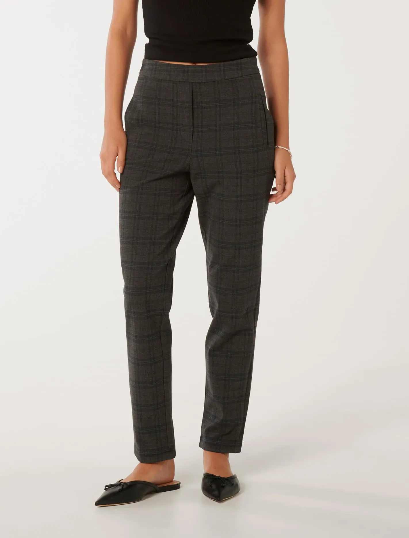 Nelly high-waisted checkered pants