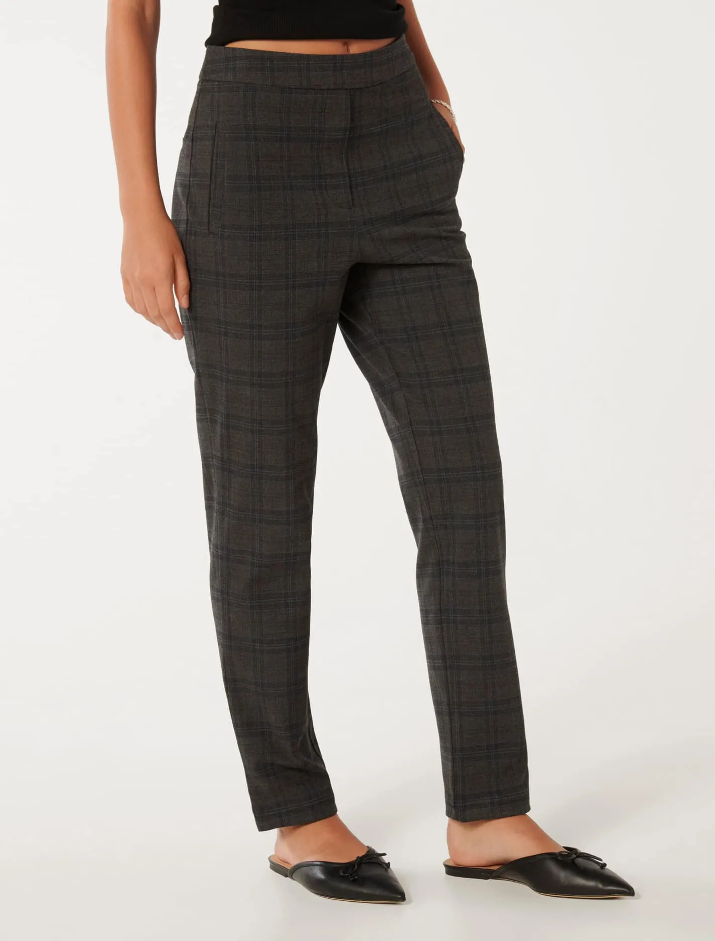 Nelly high-waisted checkered pants