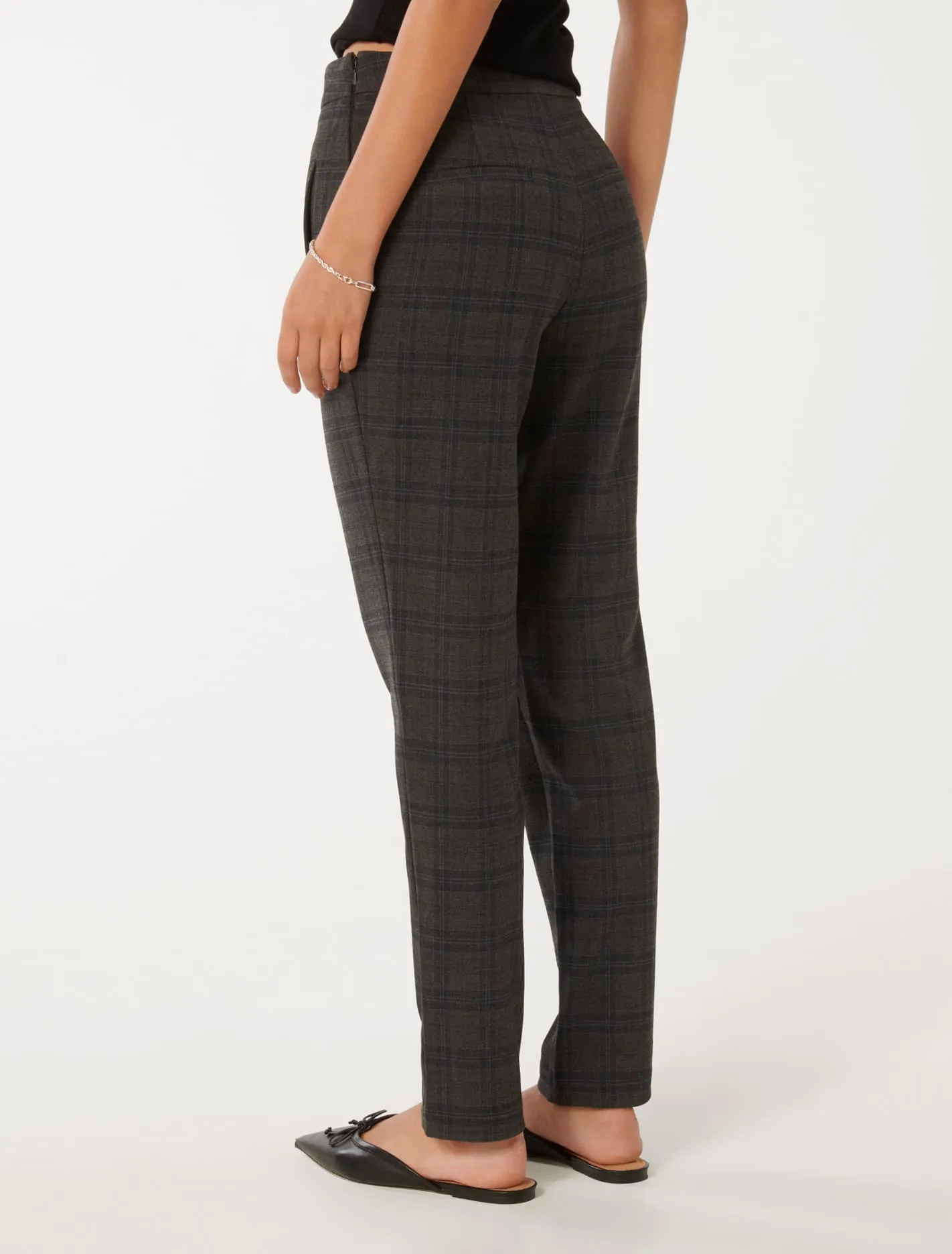 Nelly high-waisted checkered pants