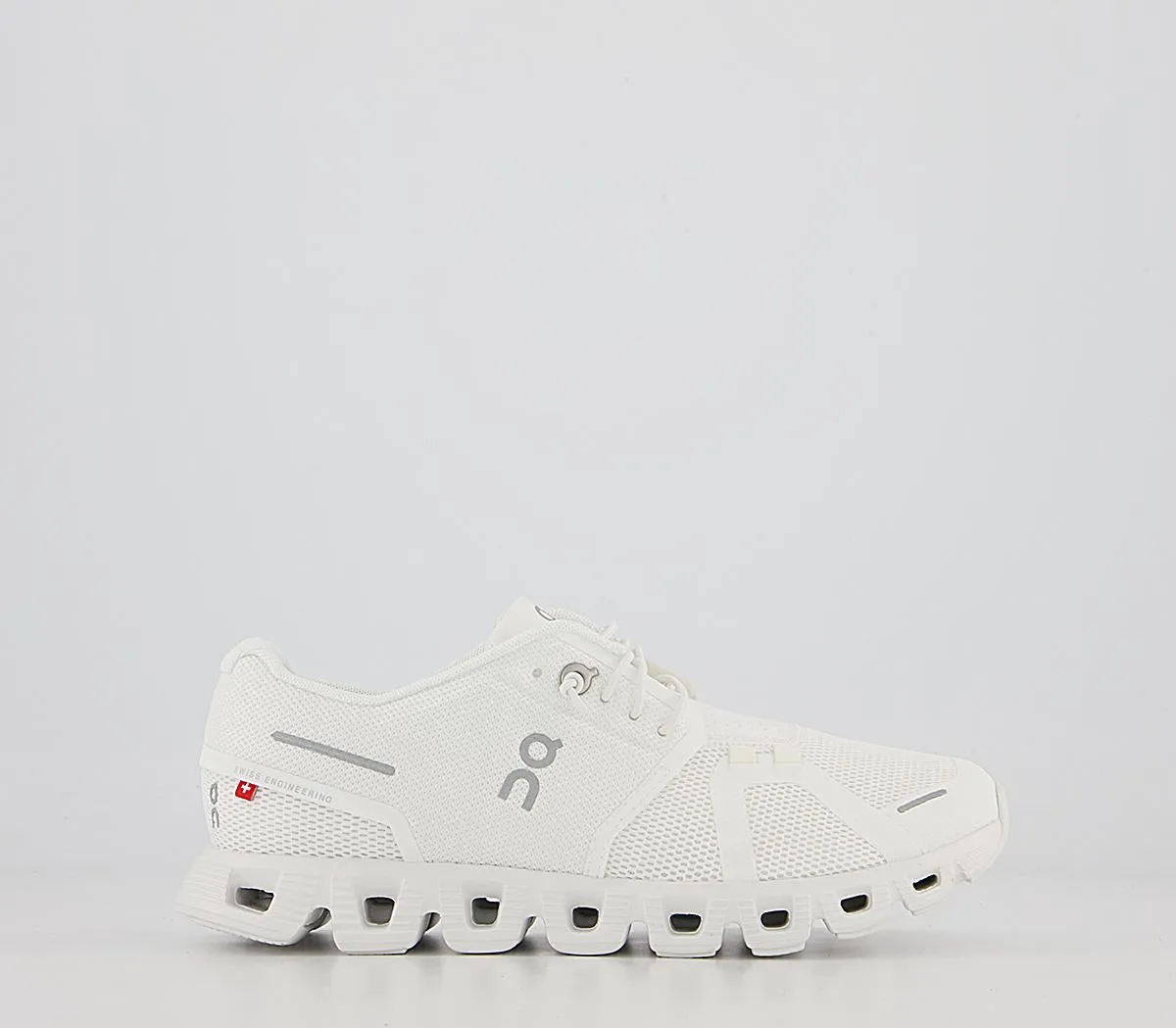 Odd Sizes - On Running Cloud 5 All White F - UK Sizes 4/5