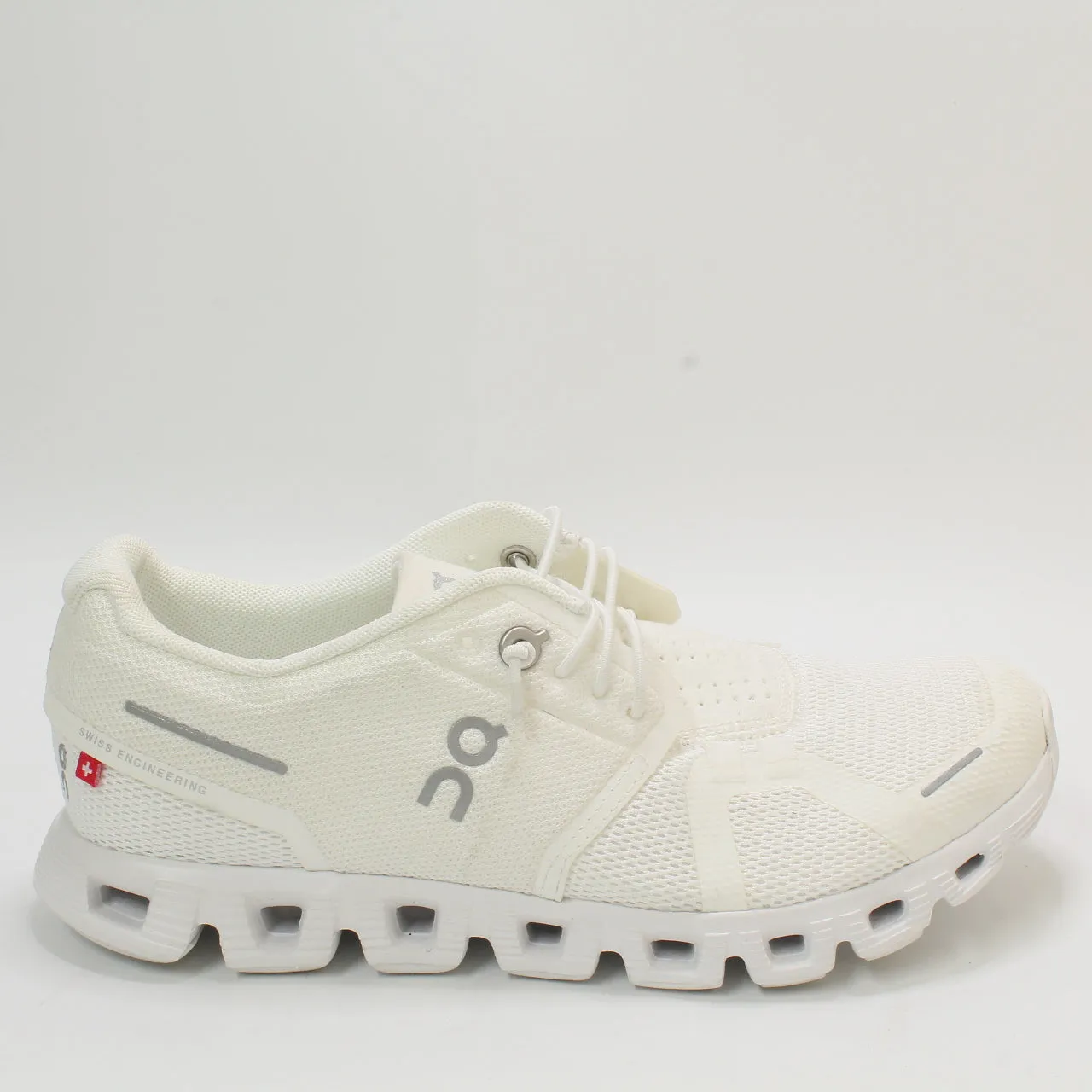 Odd Sizes - On Running Cloud 5 All White F - UK Sizes 4/5