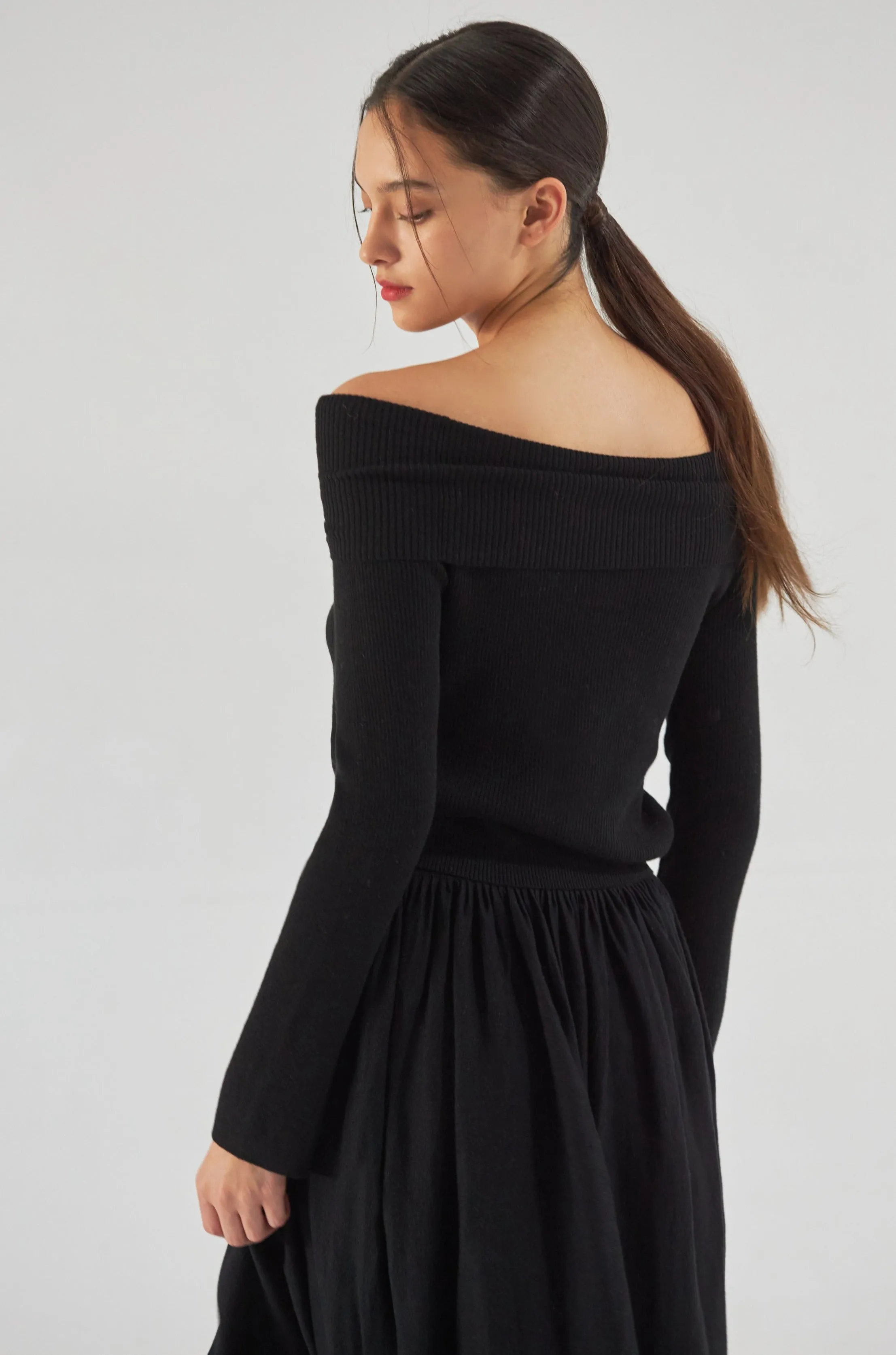 Off shoulder knit top - Easy to wear, stylish and comfortable