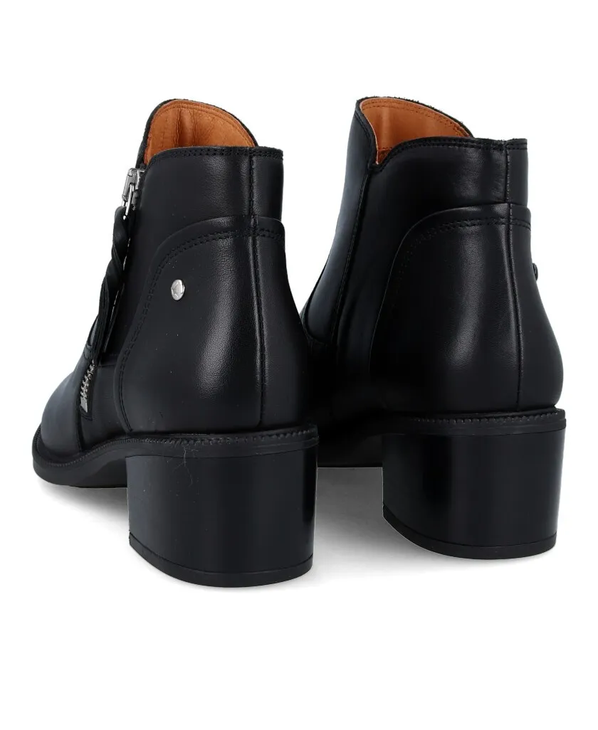 Pikolinos Bacarot low heel ankle boots W2D-8674