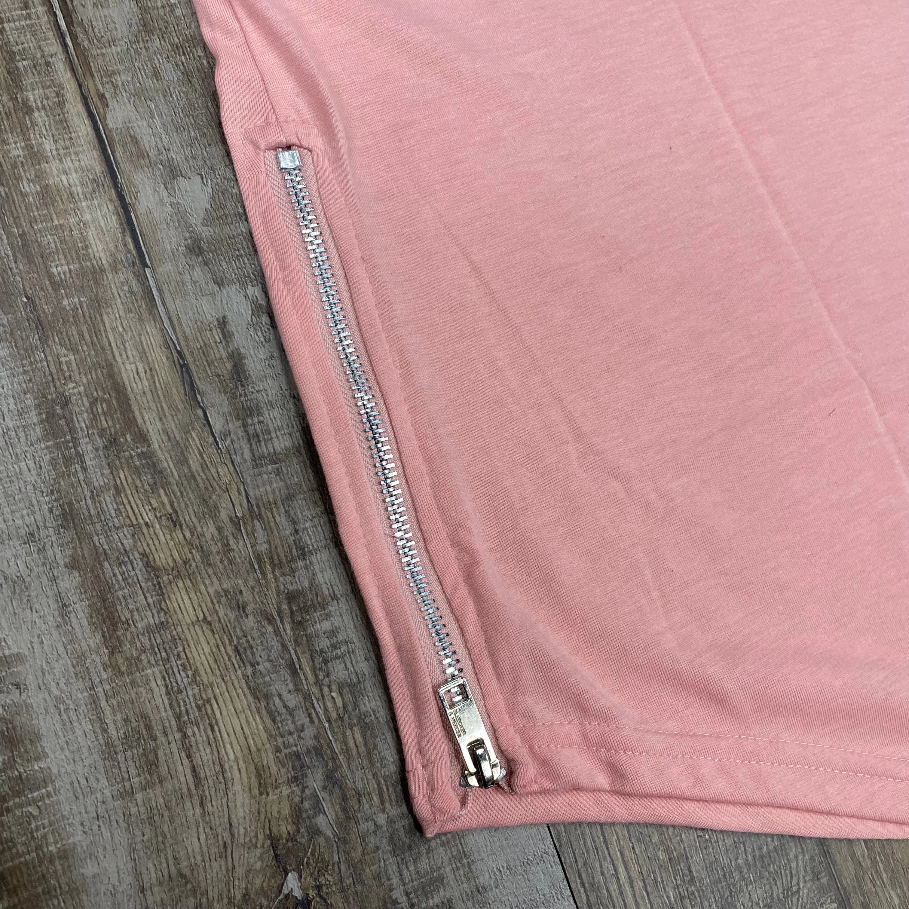 Scallop Hem Curved Bottom Long Fit Extended Men's T-Shirt with Side Zippers | Pastel Pink