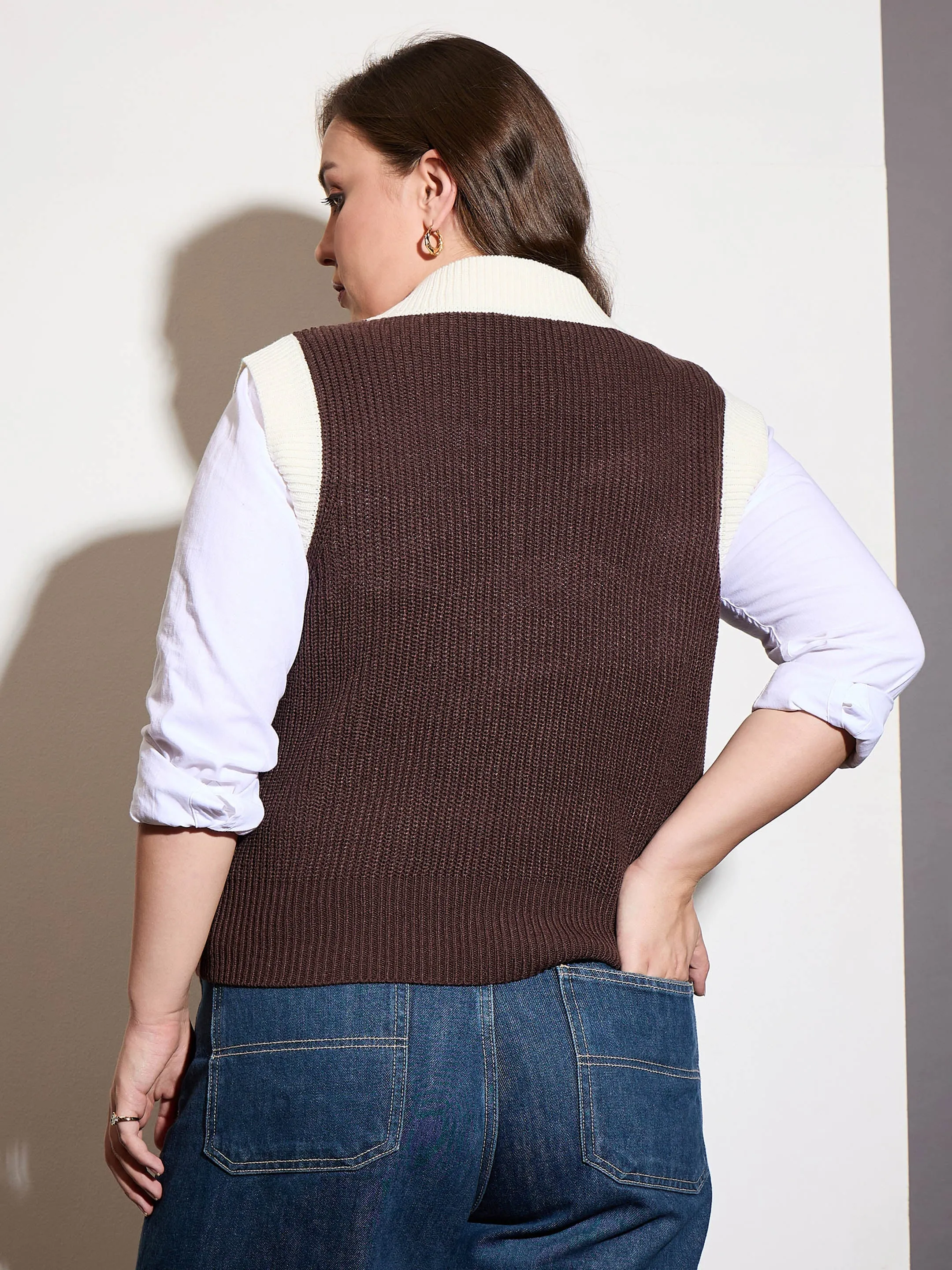 Women Curve Brown & White Solid V-Neck Sweater Vest